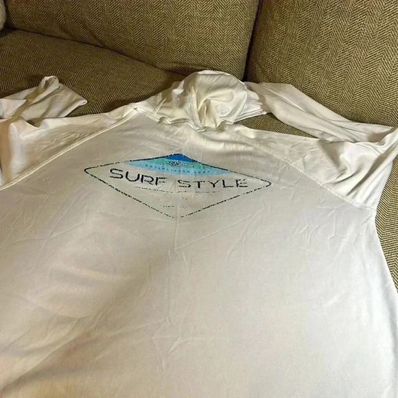 SURF STYLE LONG SLEEVE LIGHT WEIGHT SIZE MEDIUM UPF 50+ FISHING OUTDOOR SHIRT - Picture 1 of 8